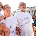 Piazza San Pietro
Incontro internazionale dei nonni e anziani con Papa Franceco
all' arrivo in piazza, Papa Francesco saluta Papa emerito Benedetto XVI
Joseph Ratzinger
Ph: Cristian Gennari/Siciliani